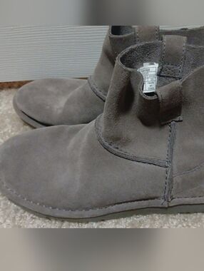 Ugg Small Booties Size 6